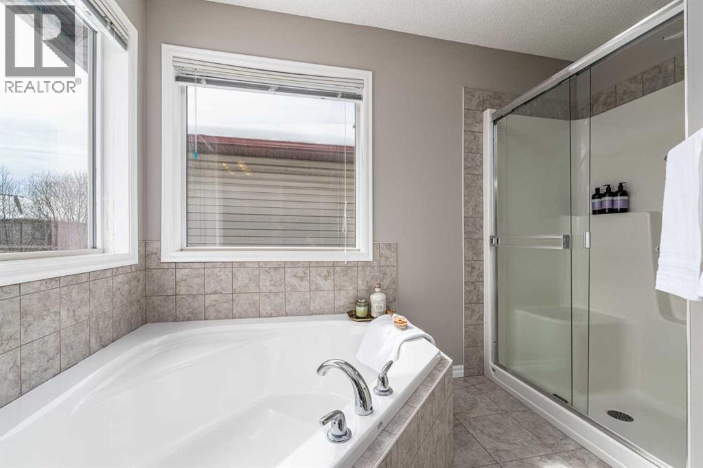 18 Tuscany Summit Green Nw, Calgary, Alberta  T3L 0B8 - Photo 25 - A2297629