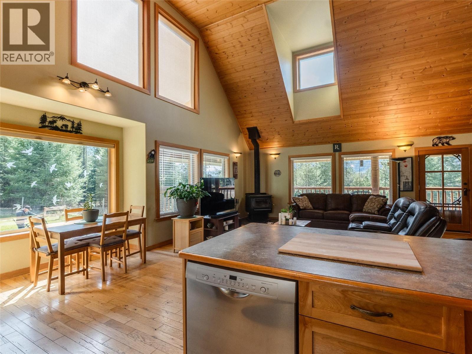 955 Cedar Brae Road, Castlegar, British Columbia  V1N 4R5 - Photo 25 - 10381543