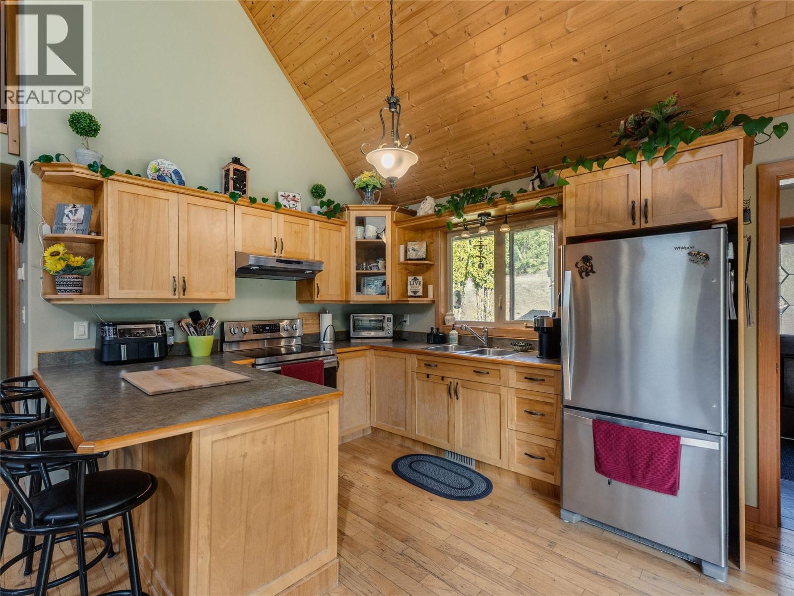 955 Cedar Brae Road, Castlegar, British Columbia  V1N 4R5 - Photo 24 - 10381543