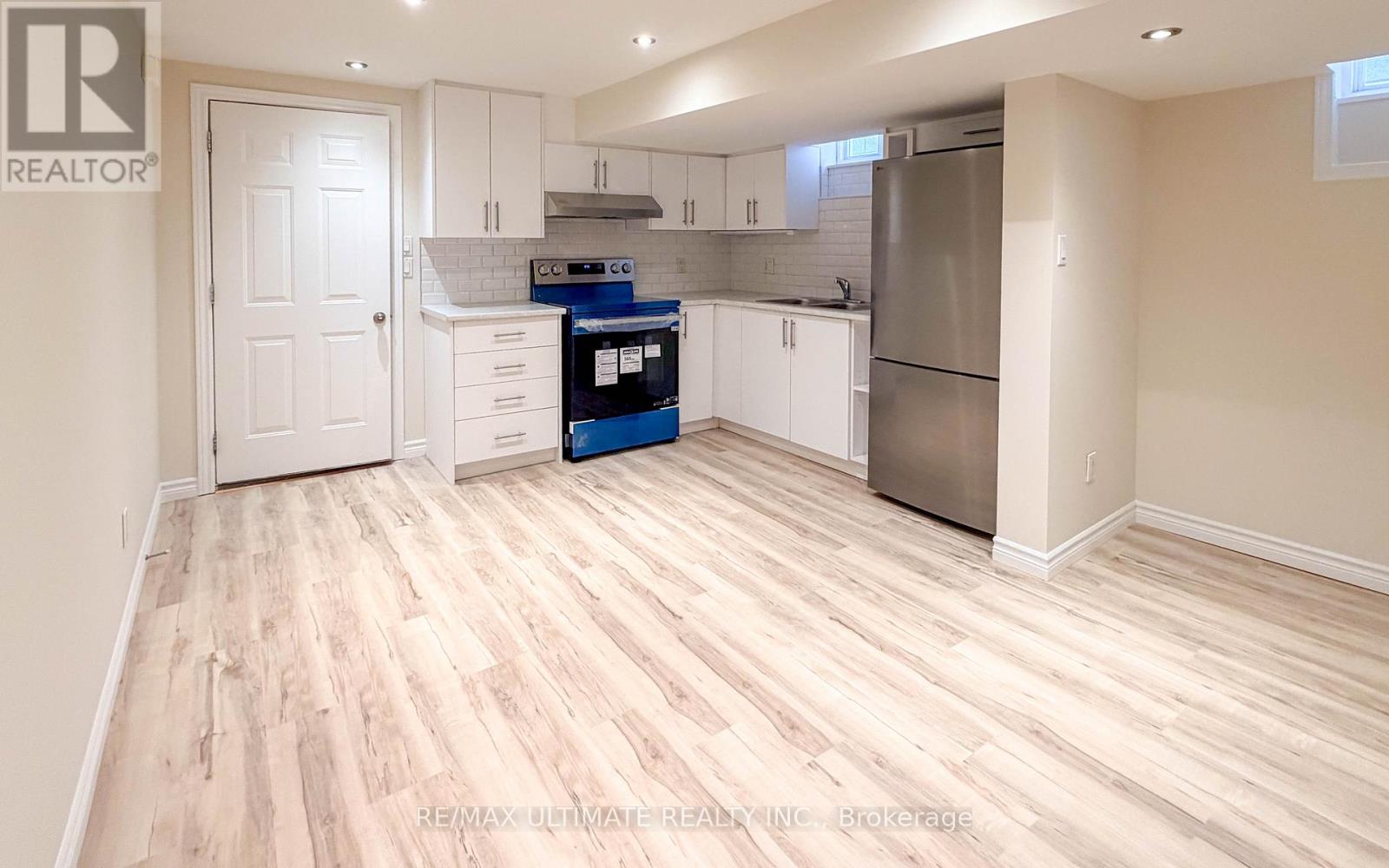 Lower - 403 Winona Drive, Toronto, Ontario  M6C 3T4 - Photo 3 - C12900772