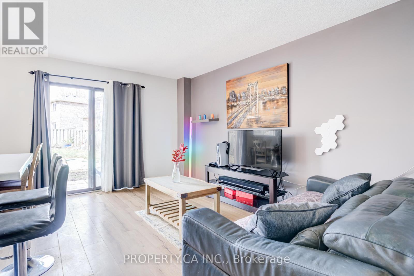 6 Hendley Drive, Ajax, Ontario  L1T 2C6 - Photo 6 - E12951724