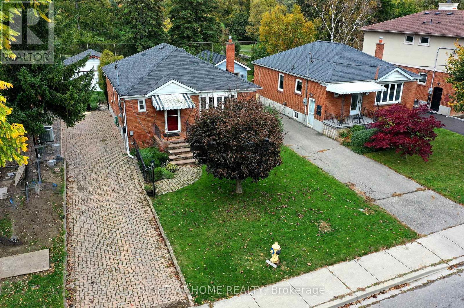 56 Cynthia Road, Toronto, Ontario  M6N 2P9 - Photo 4 - W12950310