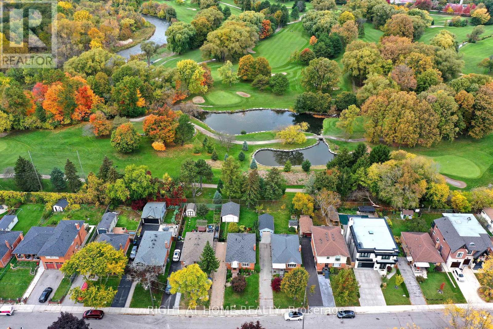 56 CYNTHIA ROAD, Toronto, Ontario