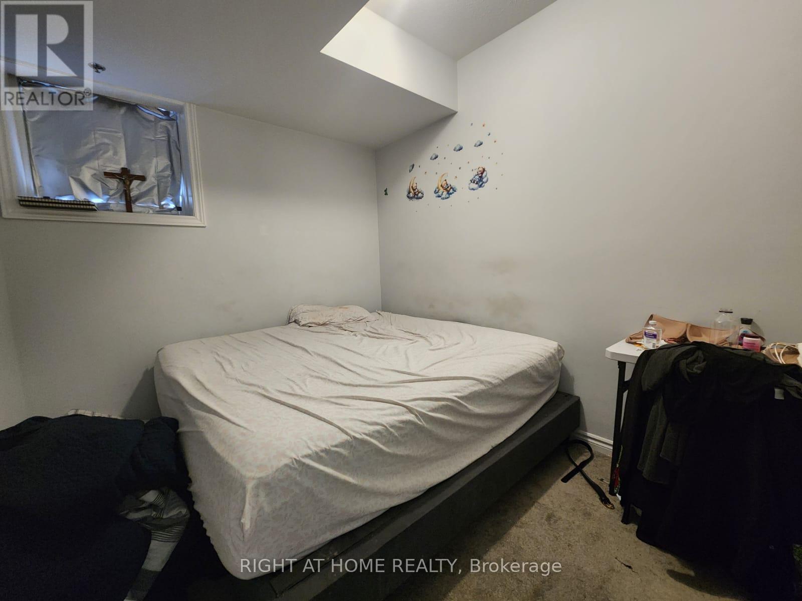 555 Takamose Pvt, Ottawa, Ontario  K1K 5A5 - Photo 5 - X12927150