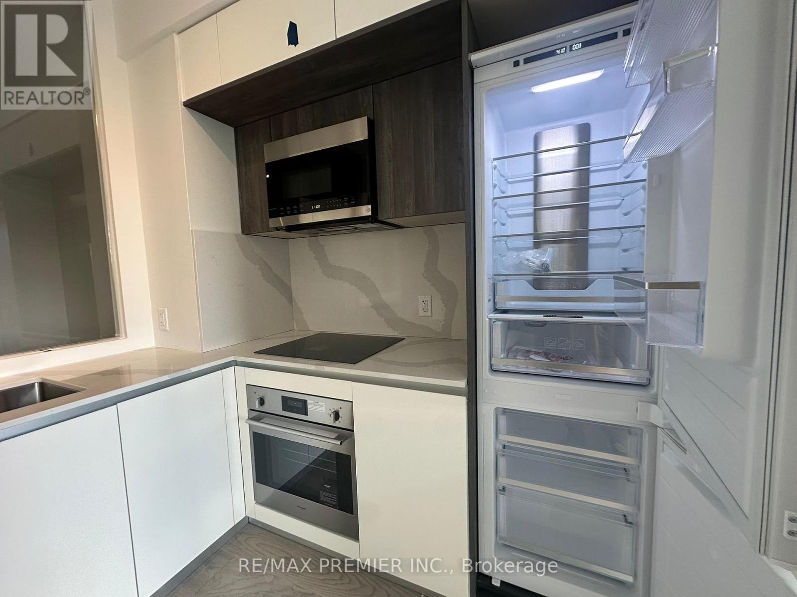 304 - 322 Dupont Street, Toronto, Ontario  M9R 1V9 - Photo 11 - C12951664