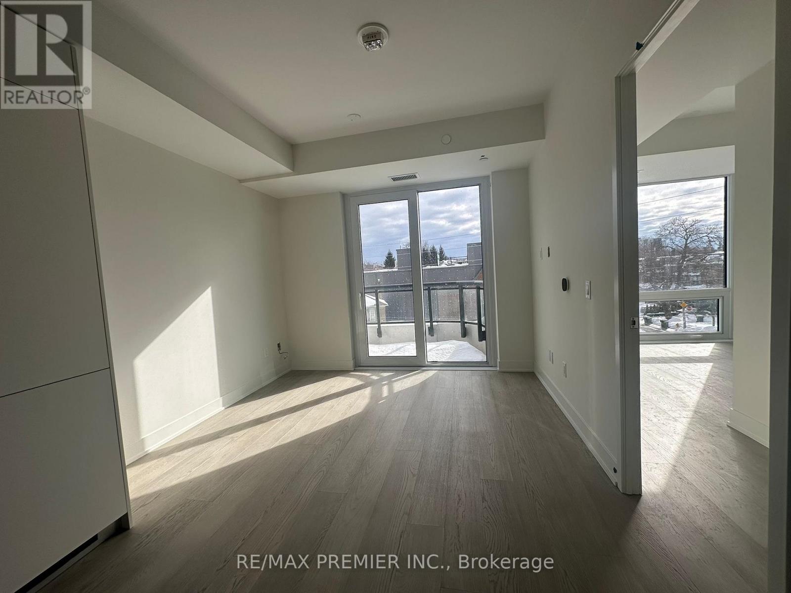 304 - 322 Dupont Street, Toronto, Ontario  M9R 1V9 - Photo 5 - C12951664