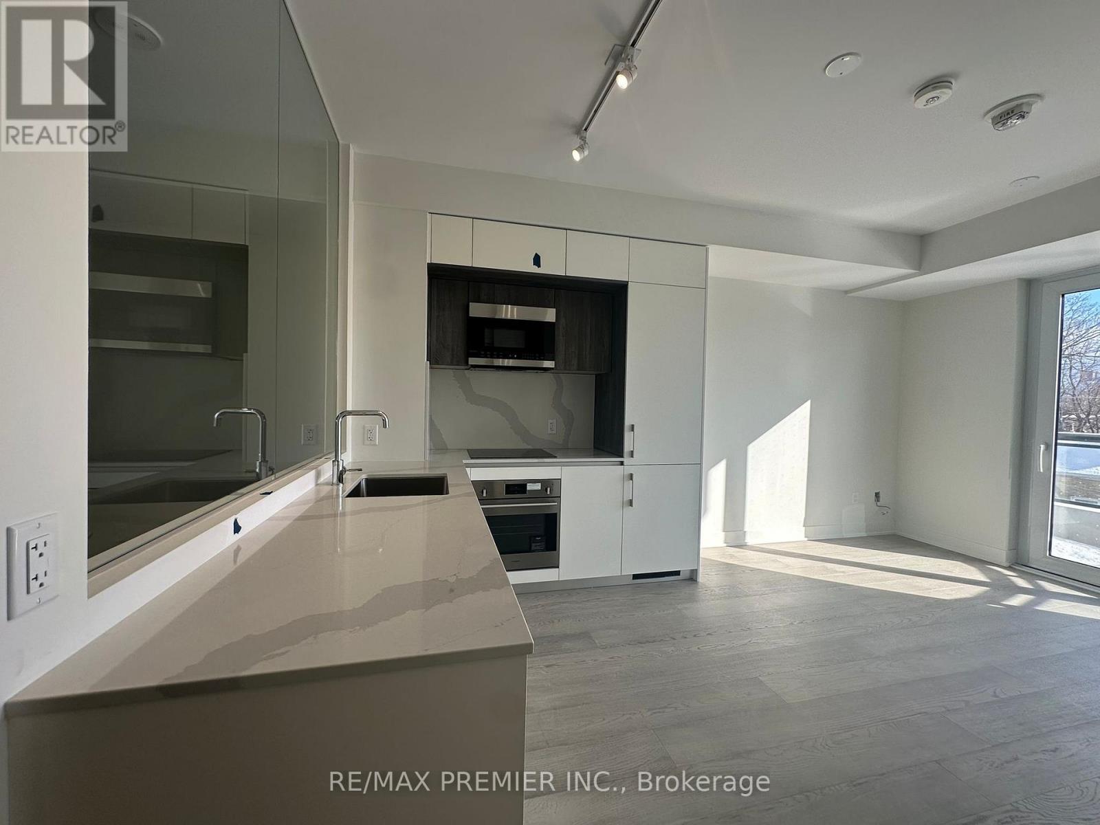 304 - 322 Dupont Street, Toronto, Ontario  M9R 1V9 - Photo 8 - C12951664