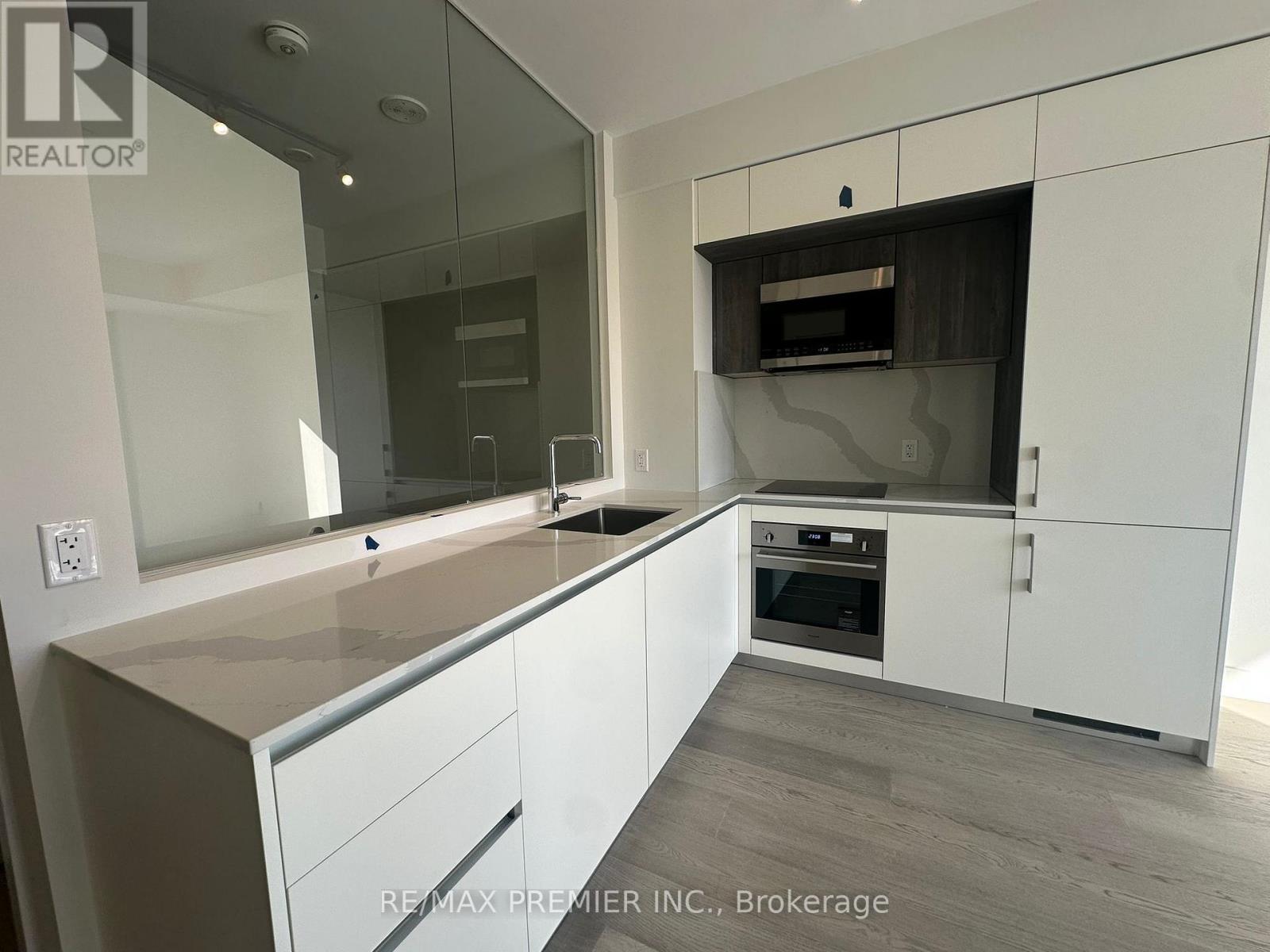 304 - 322 Dupont Street, Toronto, Ontario  M9R 1V9 - Photo 9 - C12951664