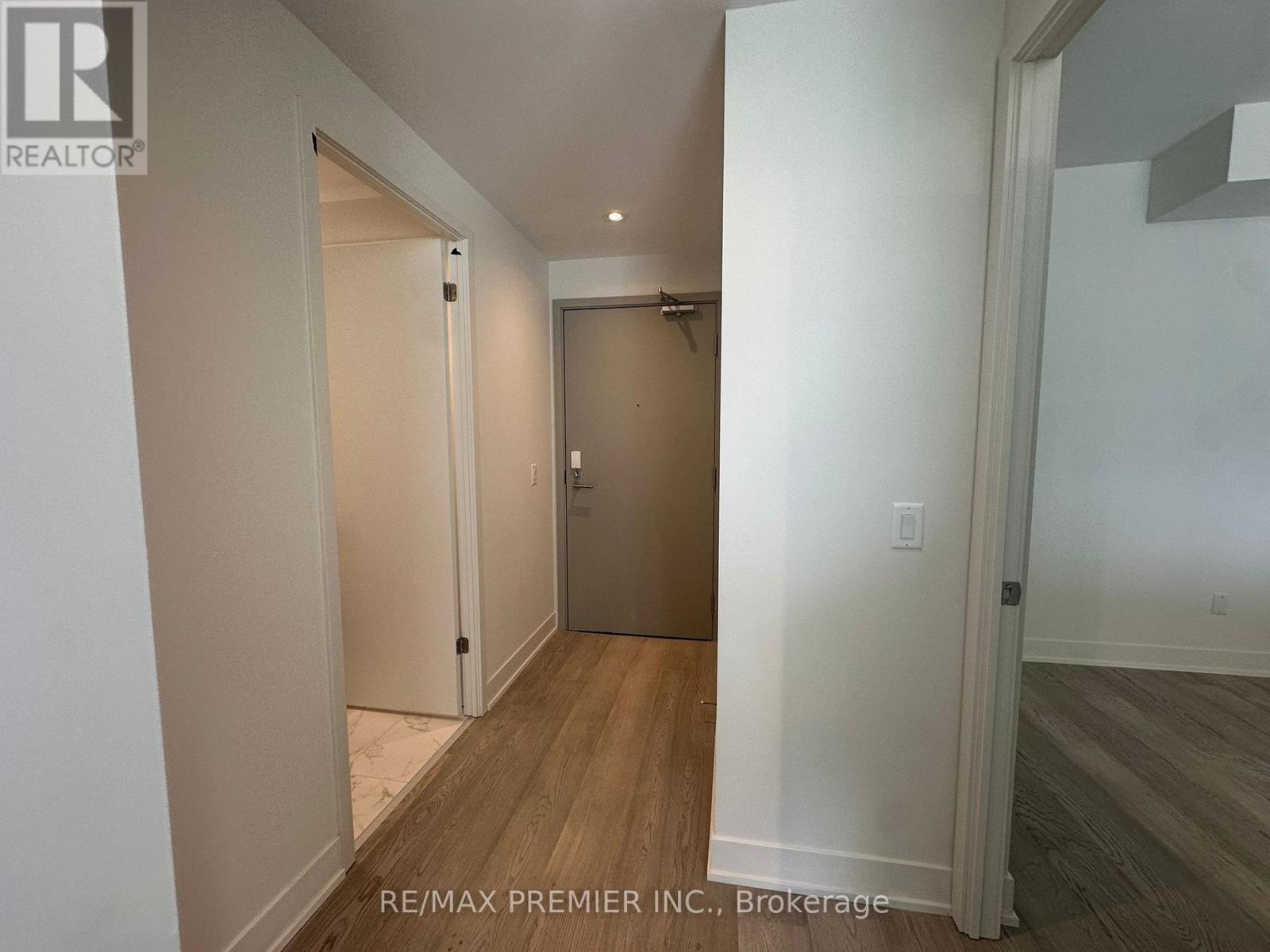 304 - 322 Dupont Street, Toronto, Ontario  M9R 1V9 - Photo 3 - C12951664