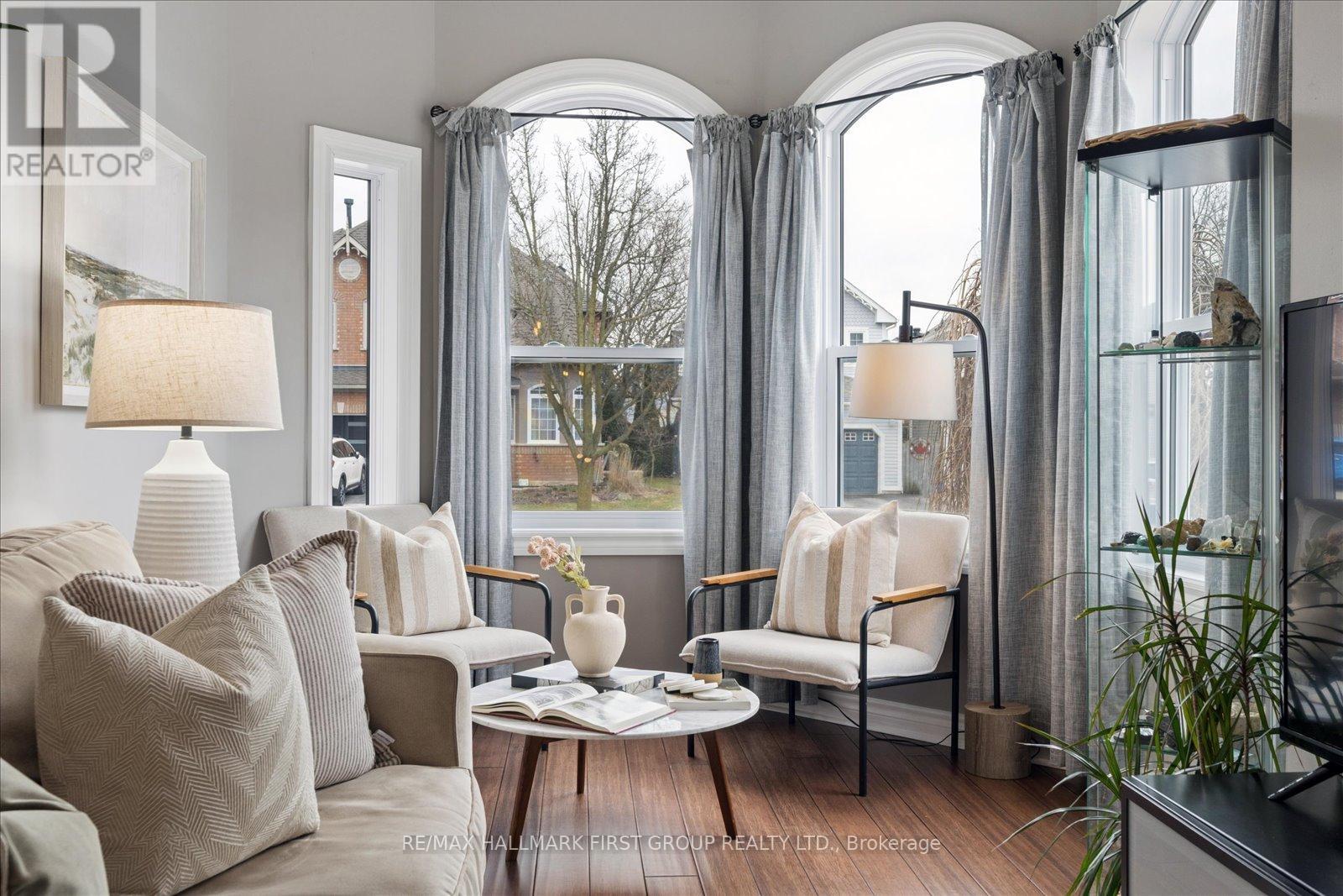 105 Zachary Place, Whitby, Ontario  L1M 1E2 - Photo 4 - E12951938