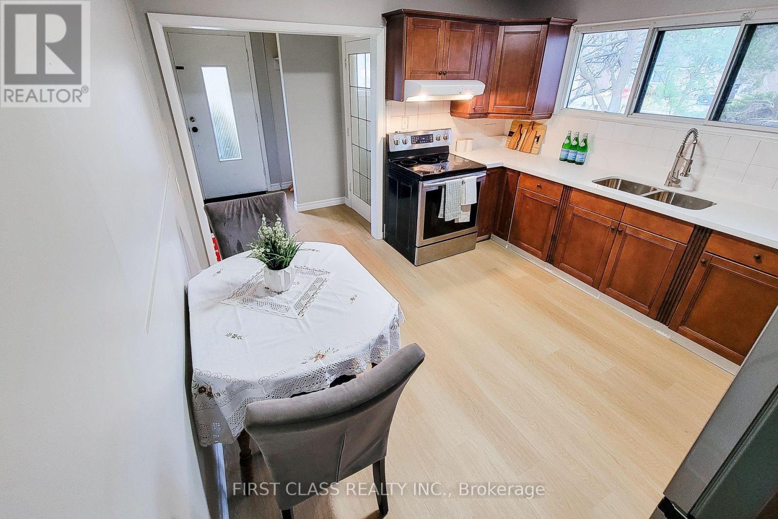 88 Radford Street, Hamilton, Ontario  L8S 3E6 - Photo 10 - X12946392