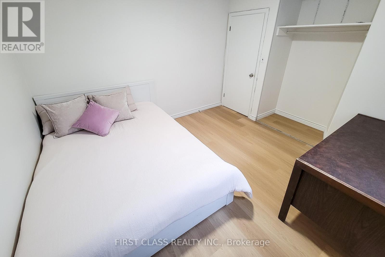 88 Radford Street, Hamilton, Ontario  L8S 3E6 - Photo 17 - X12946392