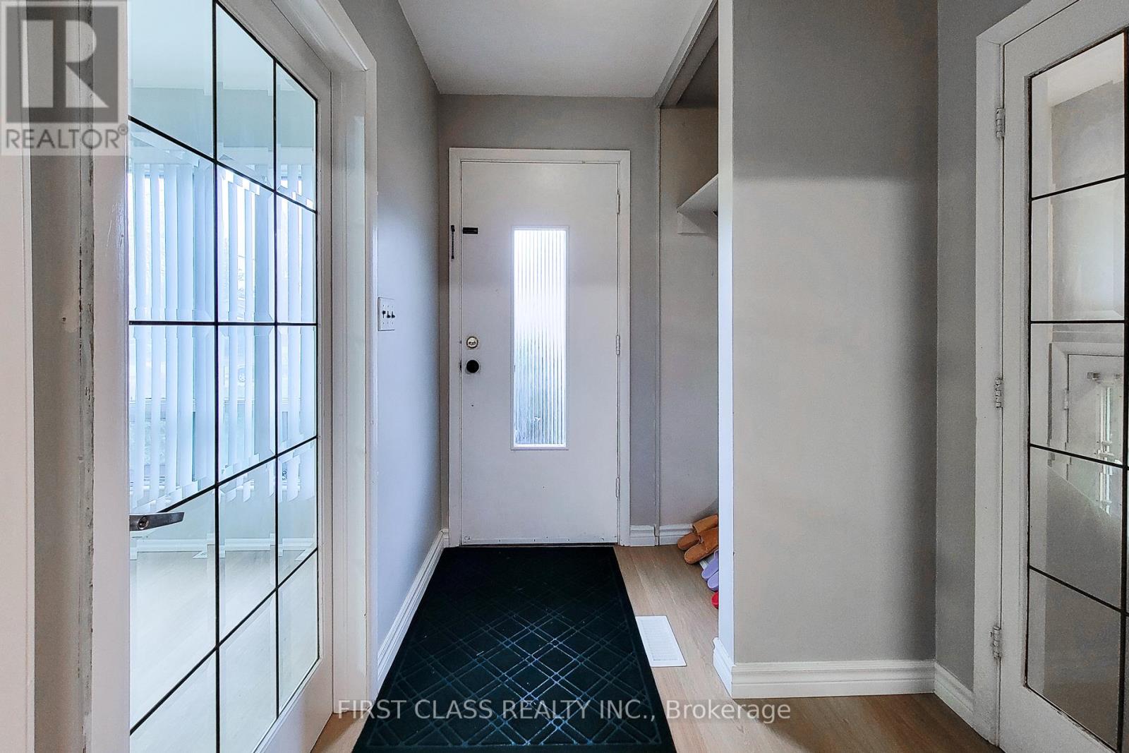 88 Radford Street, Hamilton, Ontario  L8S 3E6 - Photo 4 - X12946392