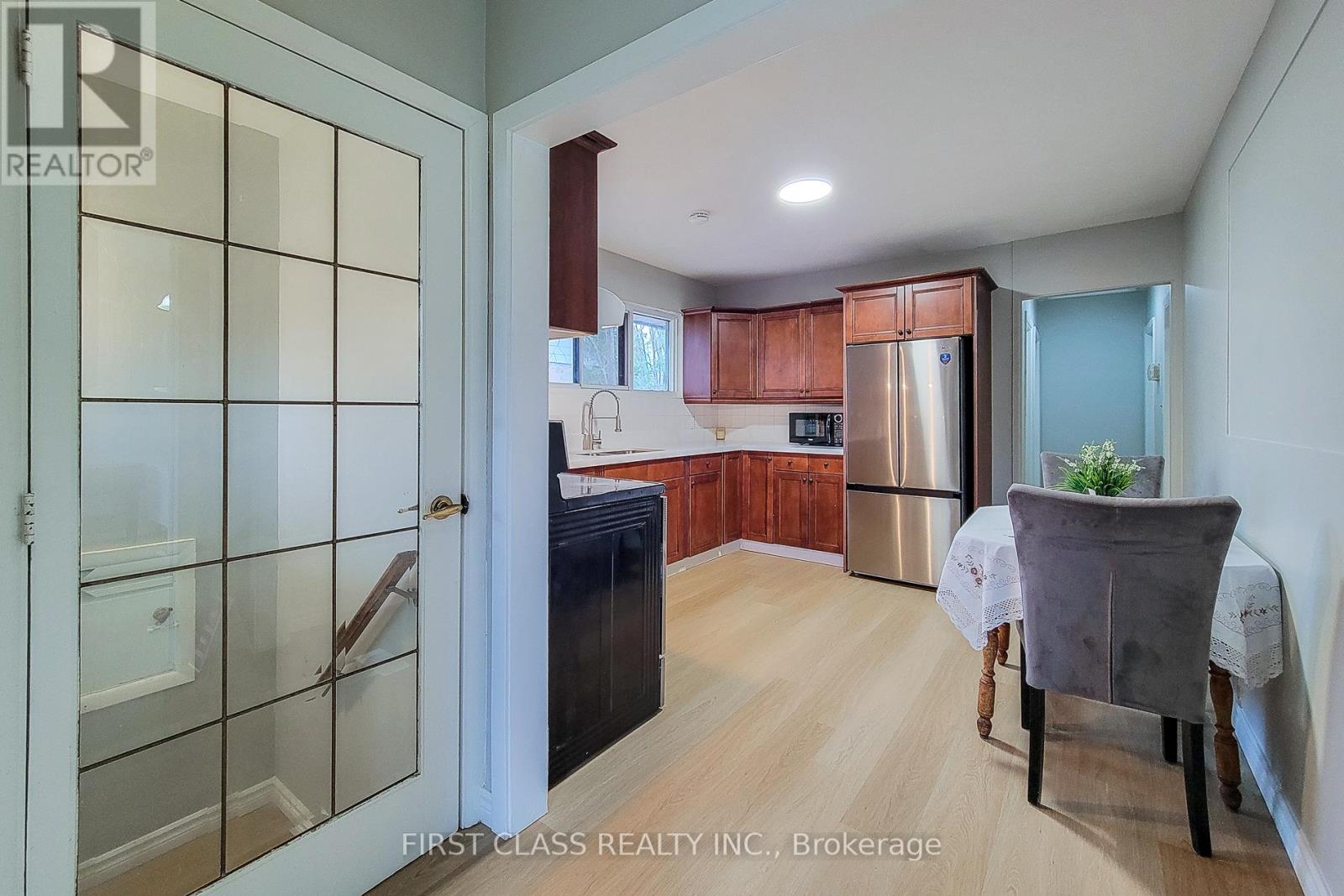 88 Radford Street, Hamilton, Ontario  L8S 3E6 - Photo 9 - X12946392