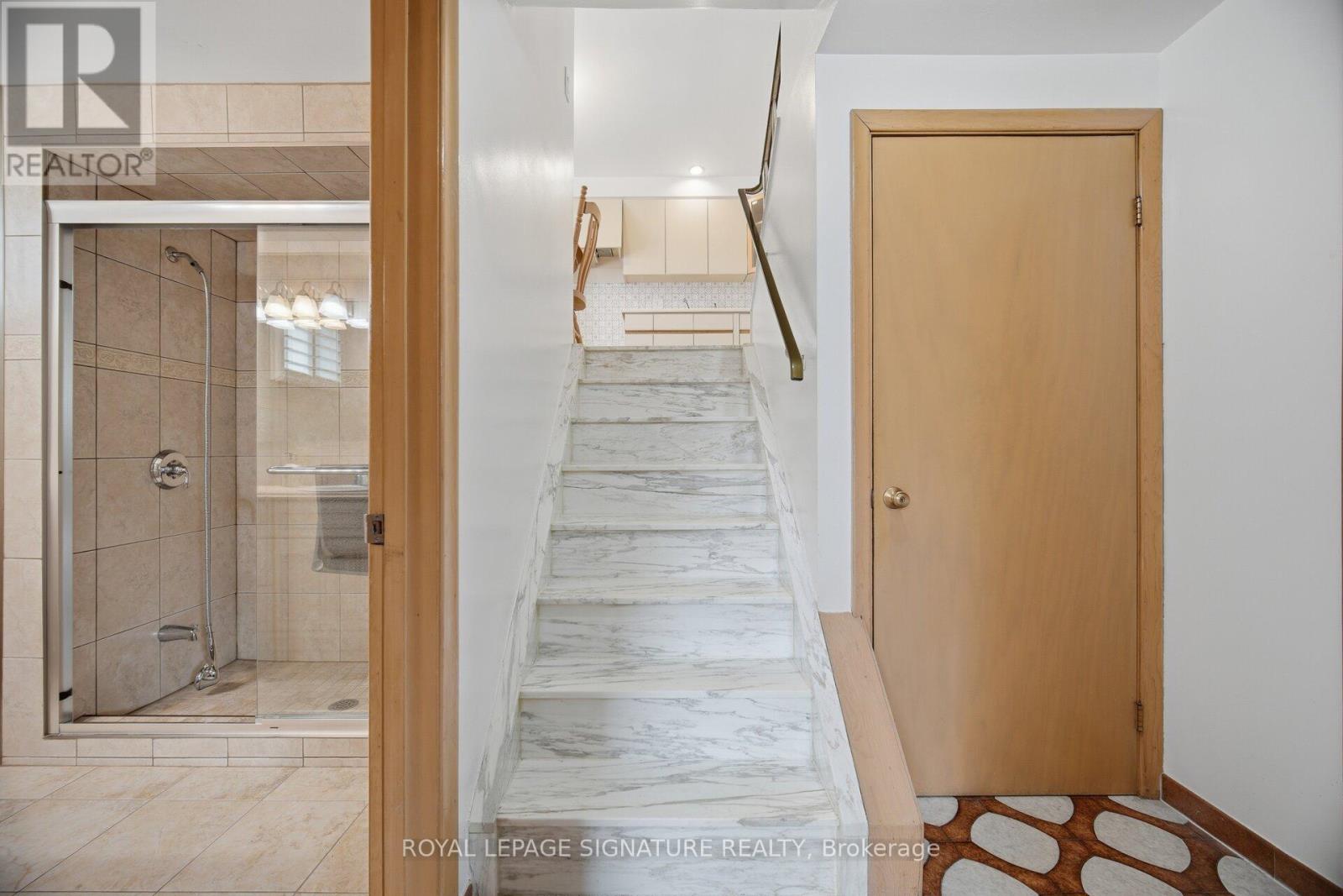 39 Darlington Drive, Hamilton, Ontario  L9C 2L8 - Photo 14 - X12950436