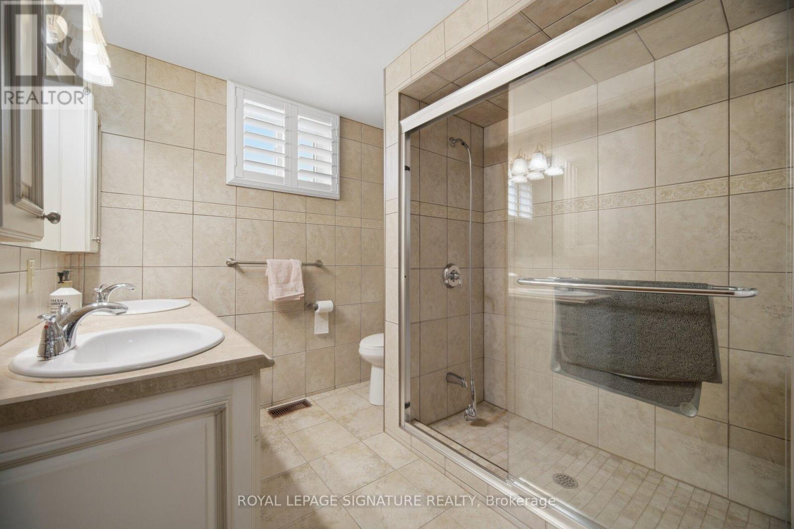 39 Darlington Drive, Hamilton, Ontario  L9C 2L8 - Photo 19 - X12950436