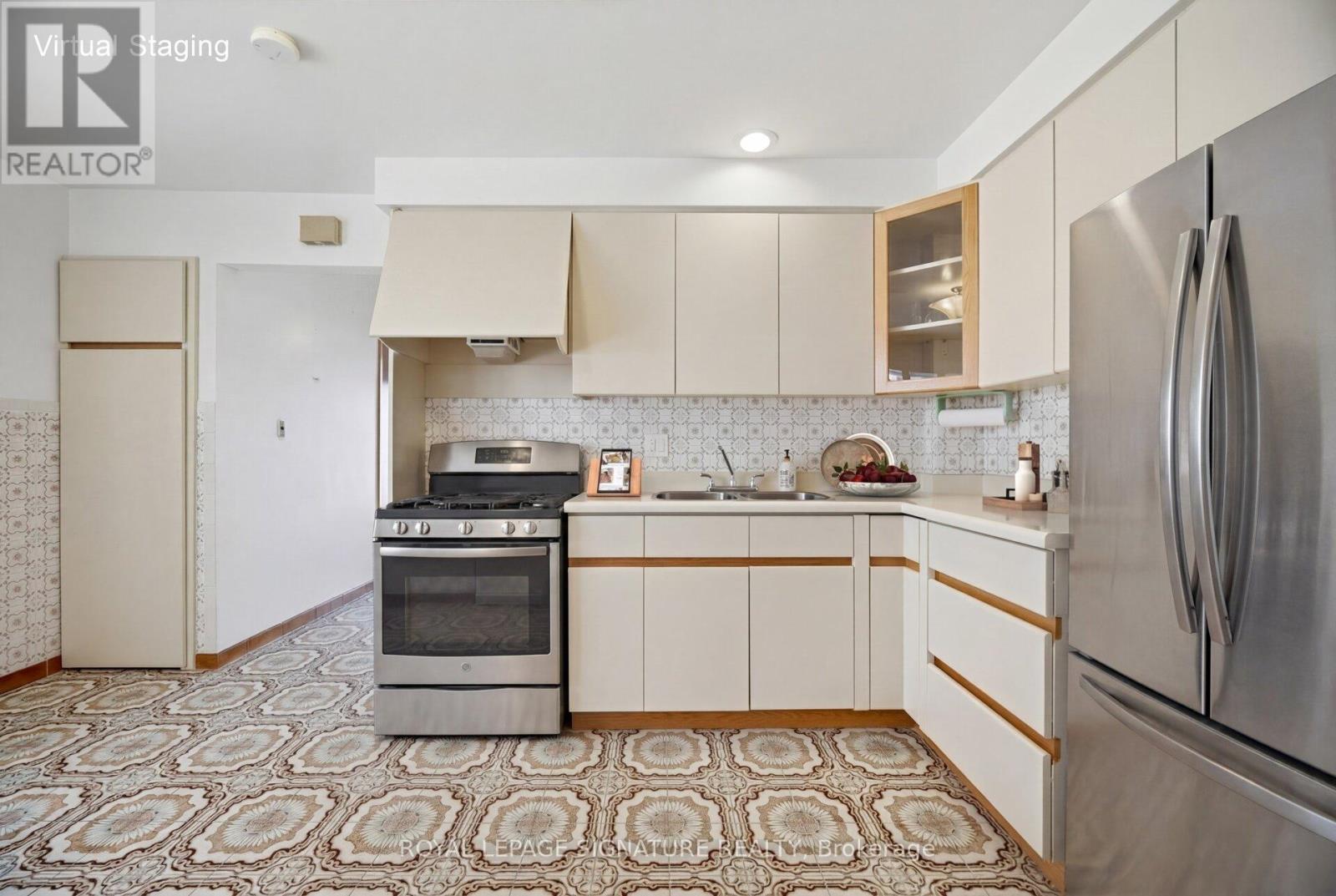 39 Darlington Drive, Hamilton, Ontario  L9C 2L8 - Photo 12 - X12950436