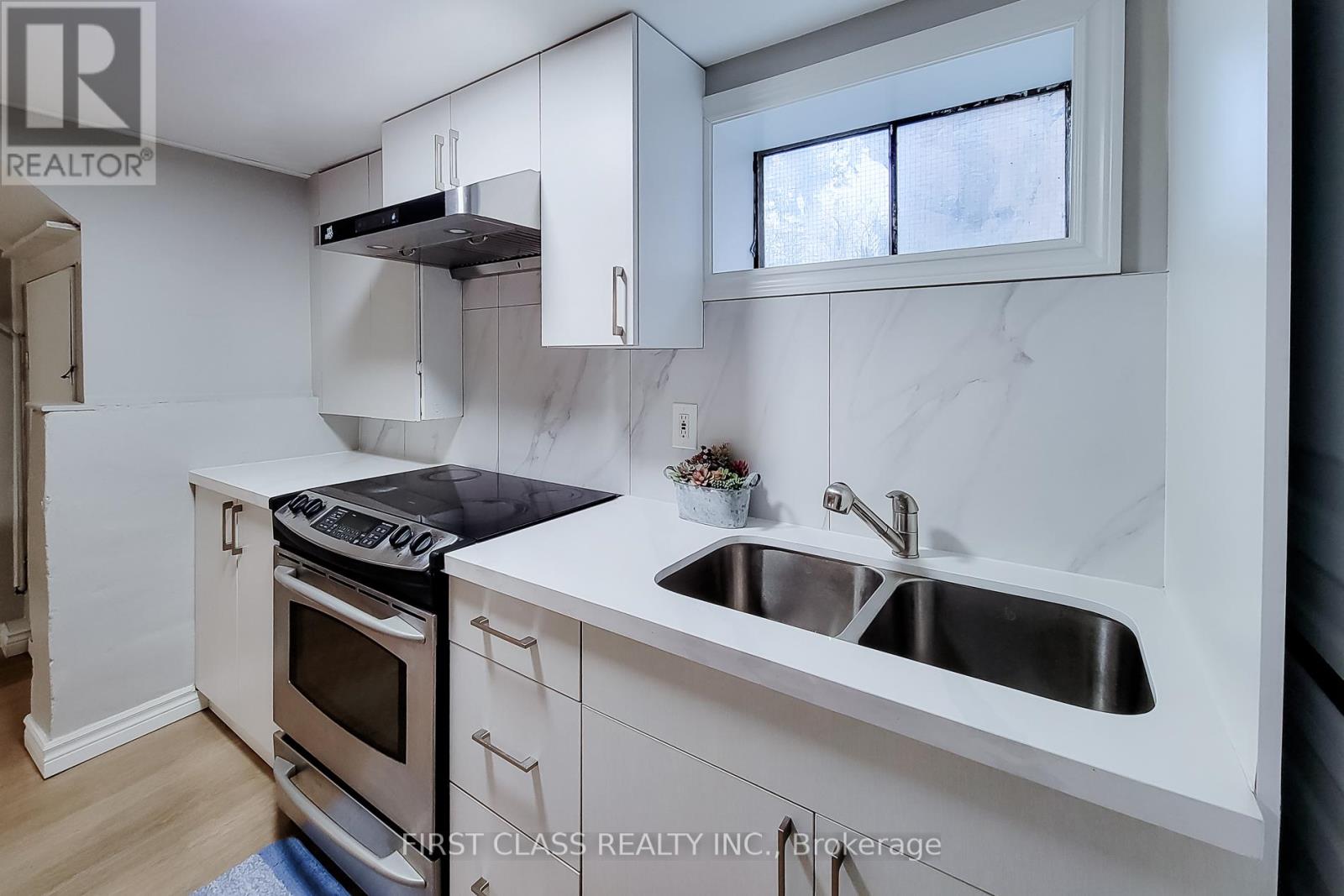 88 Radford Street, Hamilton, Ontario  L8S 3E6 - Photo 29 - X12946392