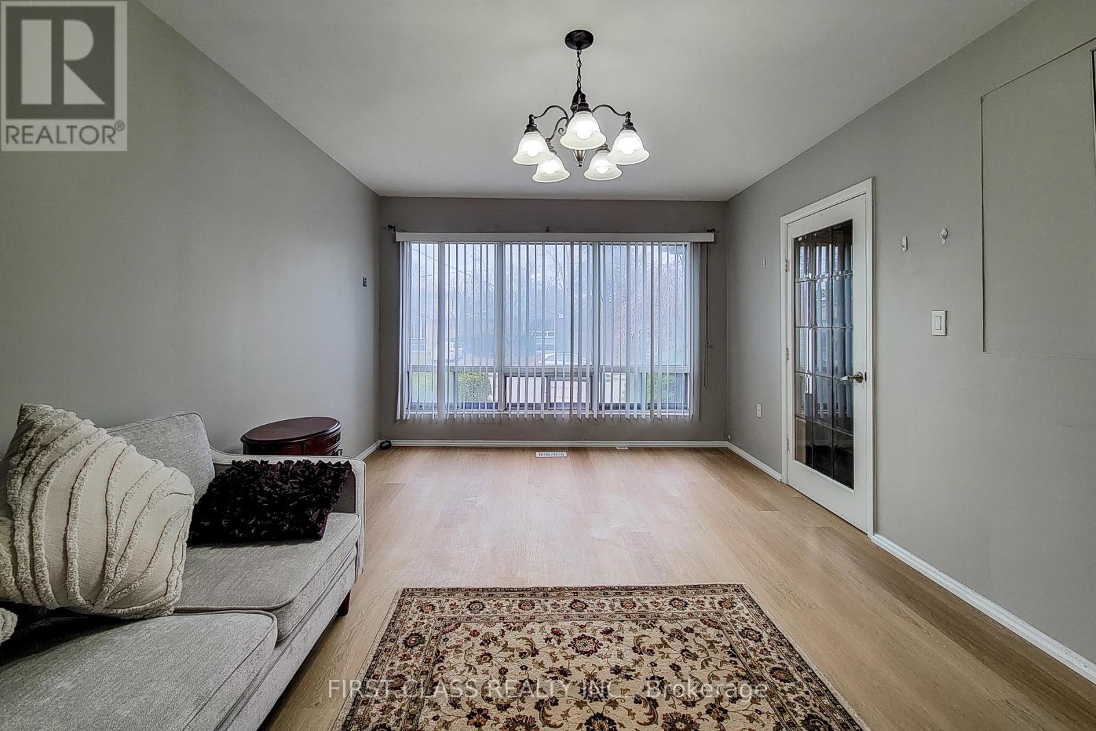 88 Radford Street, Hamilton, Ontario  L8S 3E6 - Photo 7 - X12946392