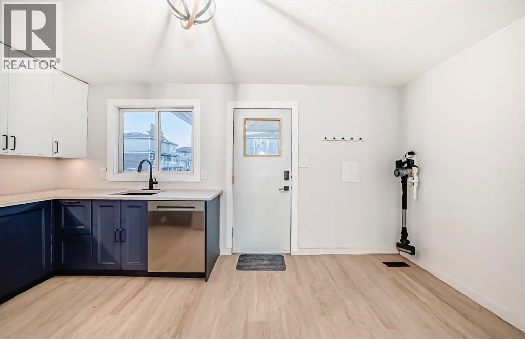 423 Regal Park NE, Calgary, Alberta  T2E 0S6 - Photo 7 - A2280028