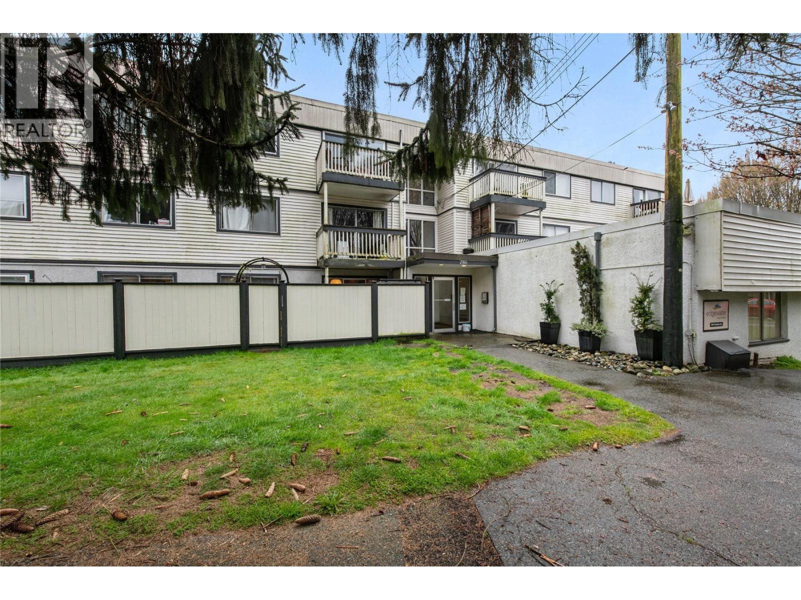 212 780 PREMIER STREET, north vancouver, British Columbia