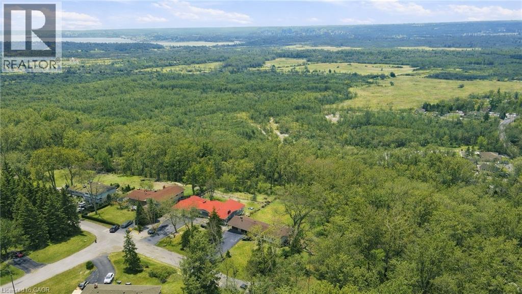 1 Thorncrest Boulevard, Dundas, Ontario  L9H 7L1 - Photo 3 - 40813623