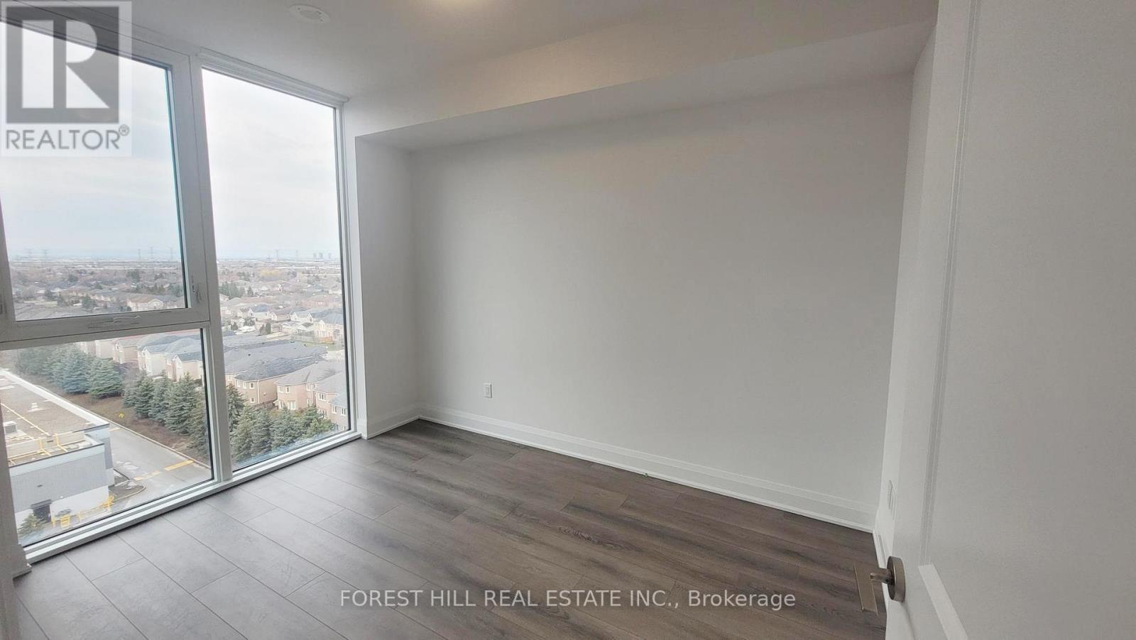 1011w - 10 Gatineau Drive, Vaughan, Ontario  L4J 0L2 - Photo 12 - N12952036