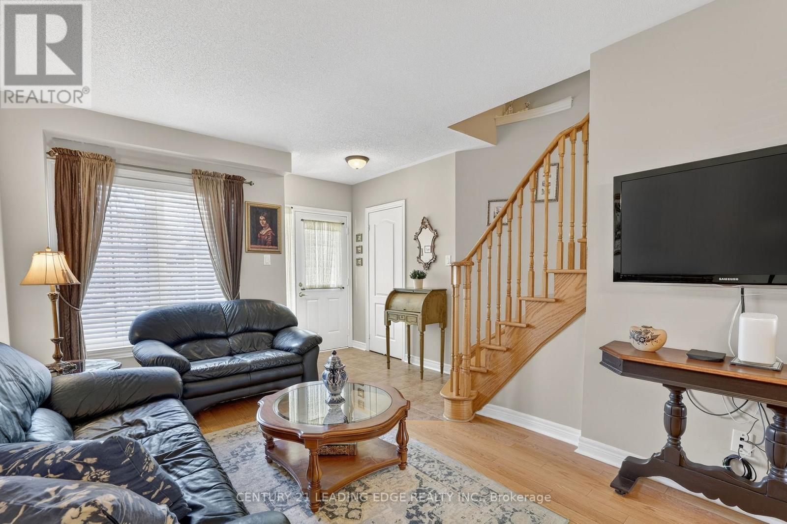 15 Betula Gate, Whitchurch-Stouffville, Ontario  L4A 0V2 - Photo 4 - N12952114