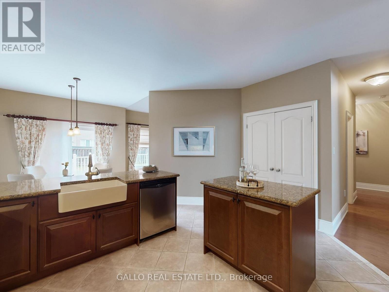 82 Bayberry Street, Whitchurch-Stouffville, Ontario  L4A 0E2 - Photo 14 - N12952116