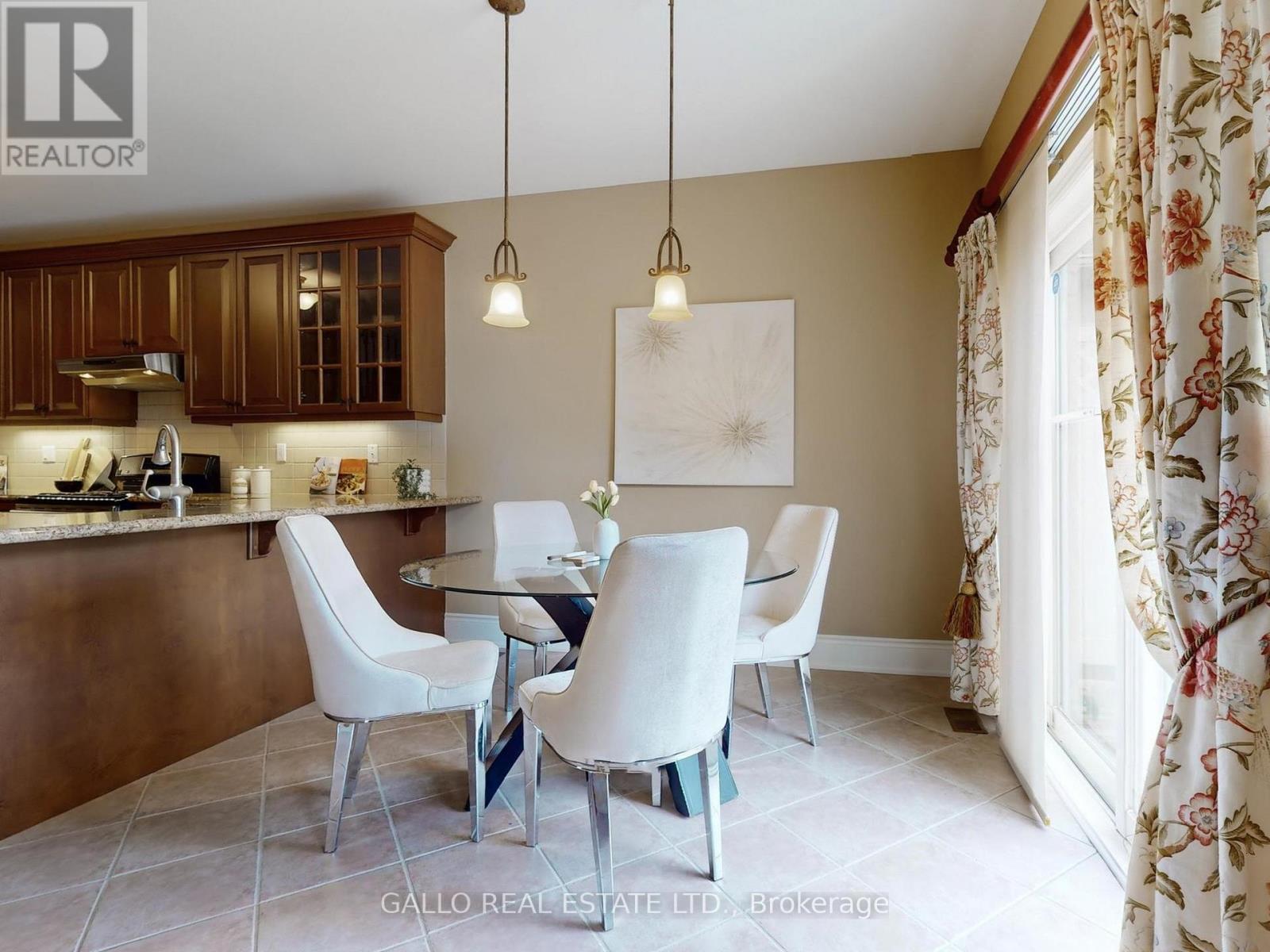 82 Bayberry Street, Whitchurch-Stouffville, Ontario  L4A 0E2 - Photo 15 - N12952116