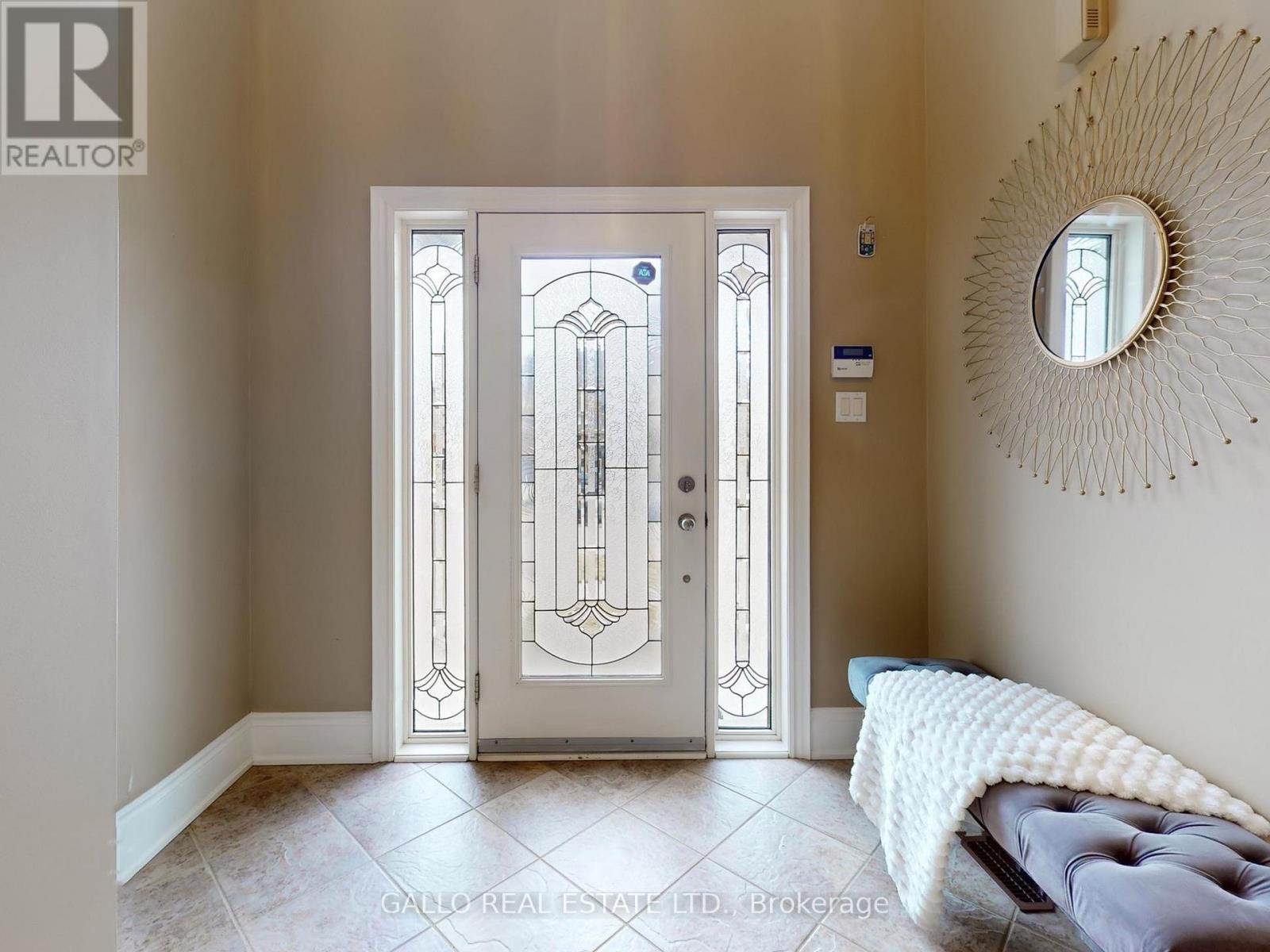 82 Bayberry Street, Whitchurch-Stouffville, Ontario  L4A 0E2 - Photo 2 - N12952116