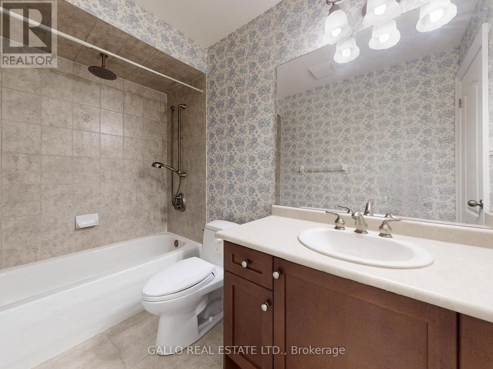 82 Bayberry Street, Whitchurch-Stouffville, Ontario  L4A 0E2 - Photo 29 - N12952116