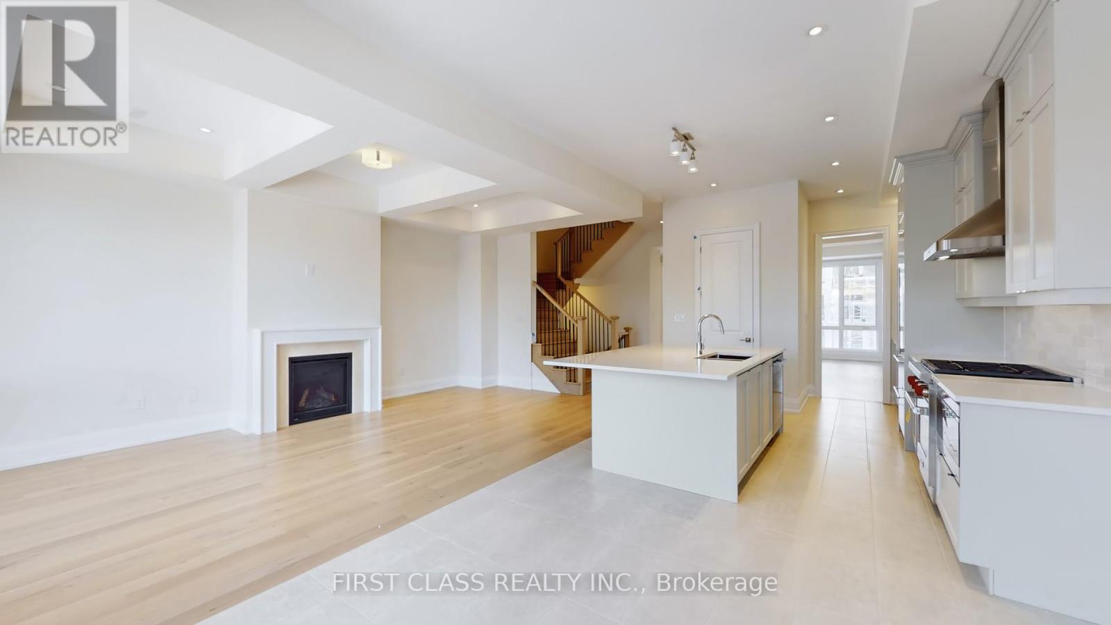 410 York Downs Boulevard, Markham, Ontario  L6C 3R4 - Photo 12 - N12952188