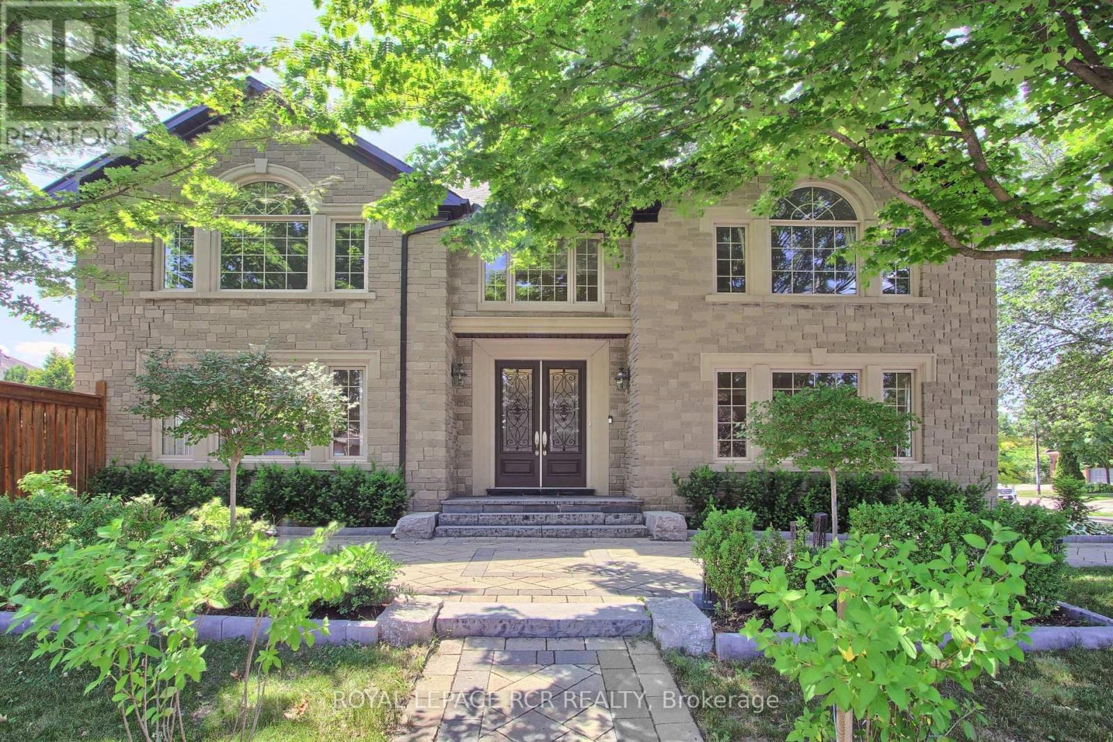 646 BROOKER RIDGE, Newmarket, Ontario