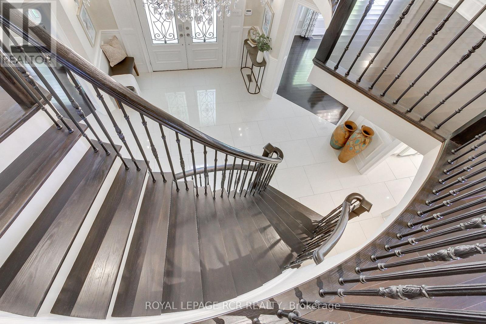 646 Brooker Ridge, Newmarket, Ontario  L3X 1V7 - Photo 25 - N12952190