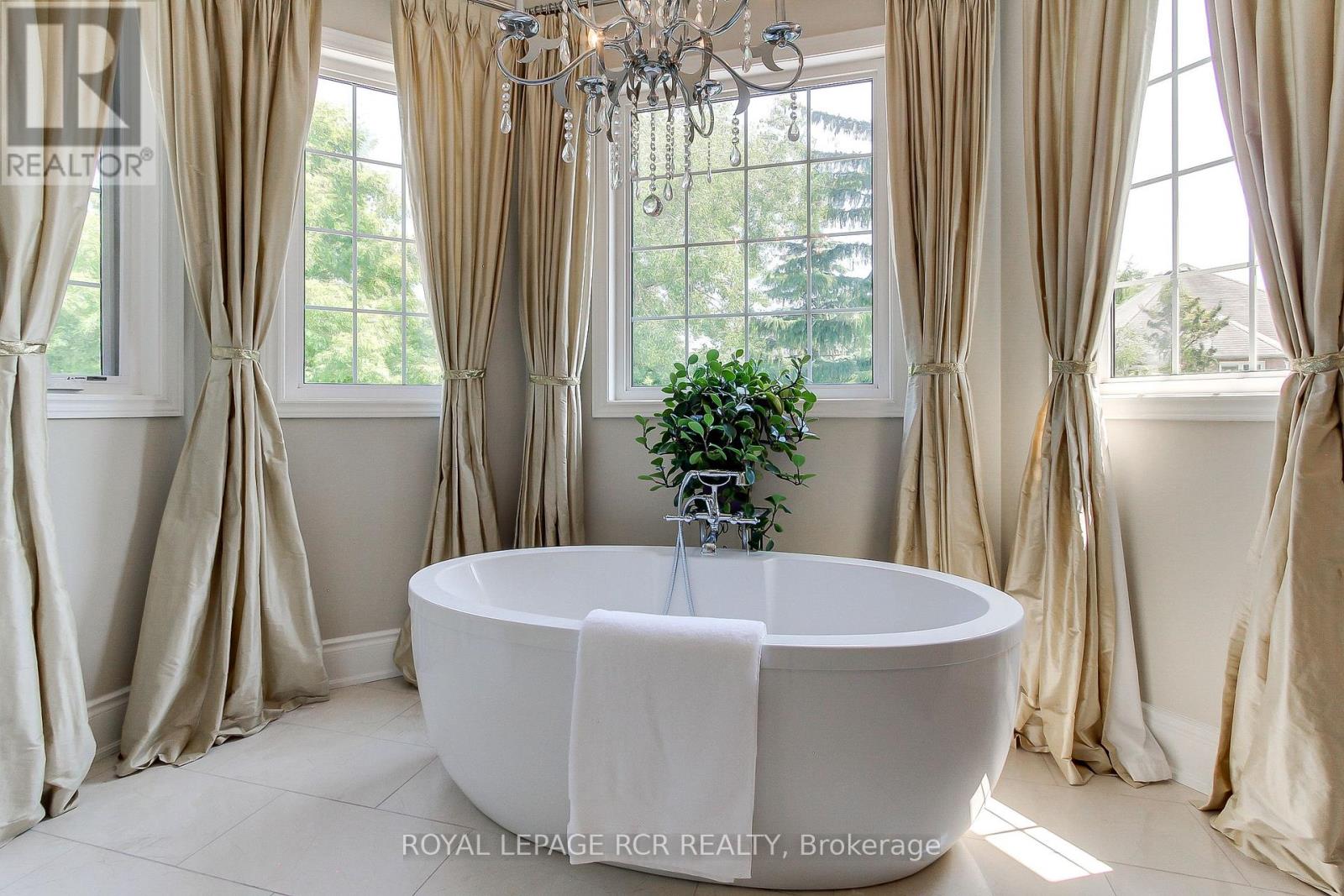 646 Brooker Ridge, Newmarket, Ontario  L3X 1V7 - Photo 31 - N12952190