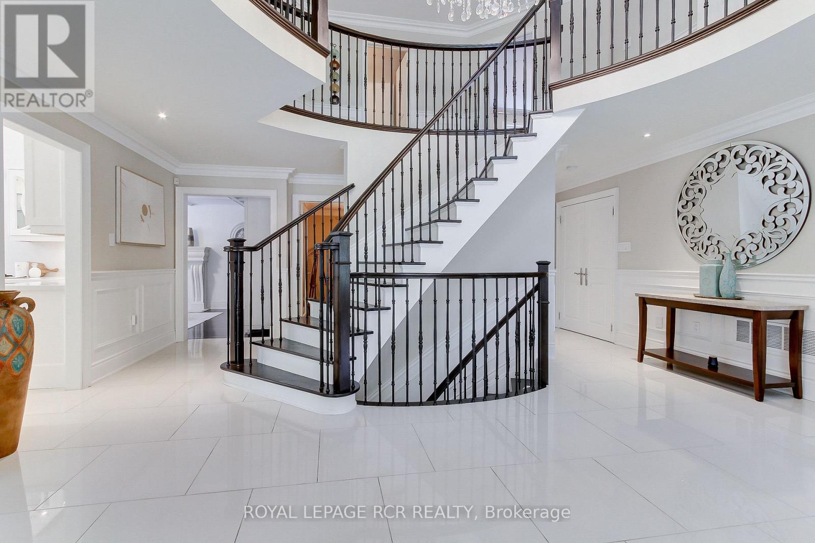 646 Brooker Ridge, Newmarket, Ontario  L3X 1V7 - Photo 4 - N12952190