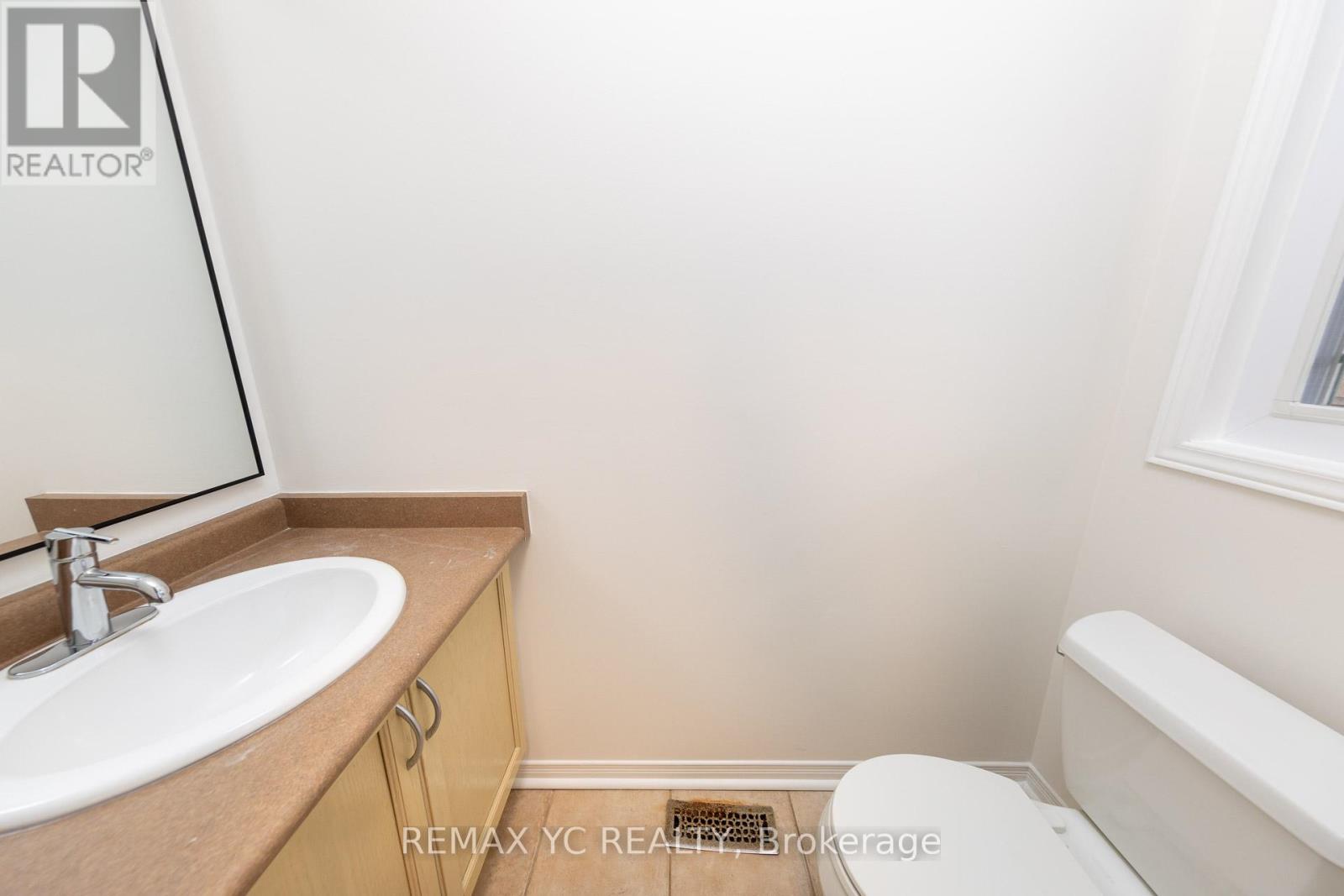 299 Bantry Avenue, Richmond Hill, Ontario  L4B 4M8 - Photo 17 - N12951284