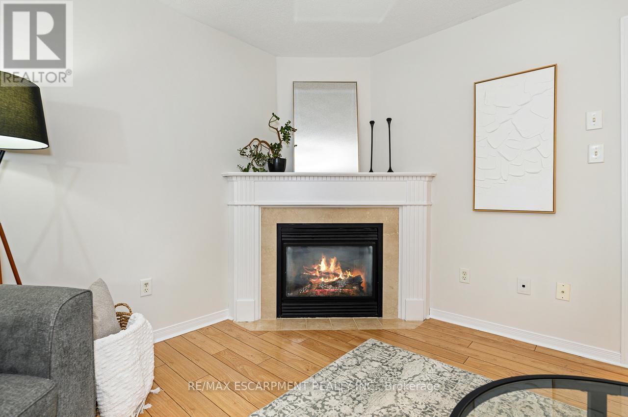 1815 Cobra Crescent, Burlington, Ontario  L7L 7M1 - Photo 10 - W12951956