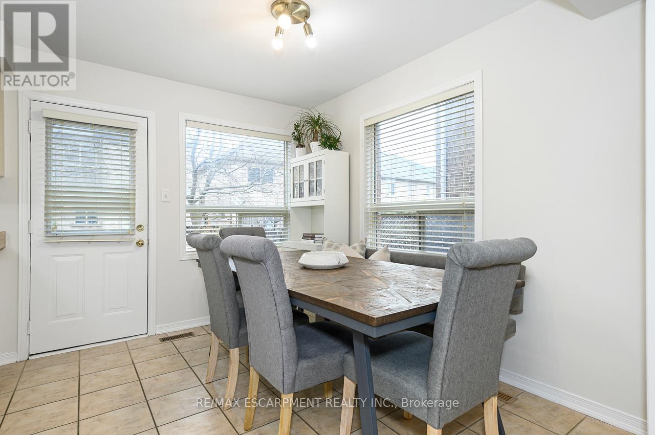 1815 Cobra Crescent, Burlington, Ontario  L7L 7M1 - Photo 13 - W12951956