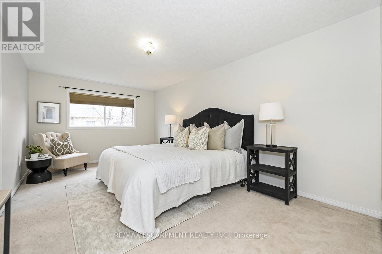 1815 Cobra Crescent, Burlington, Ontario  L7L 7M1 - Photo 20 - W12951956