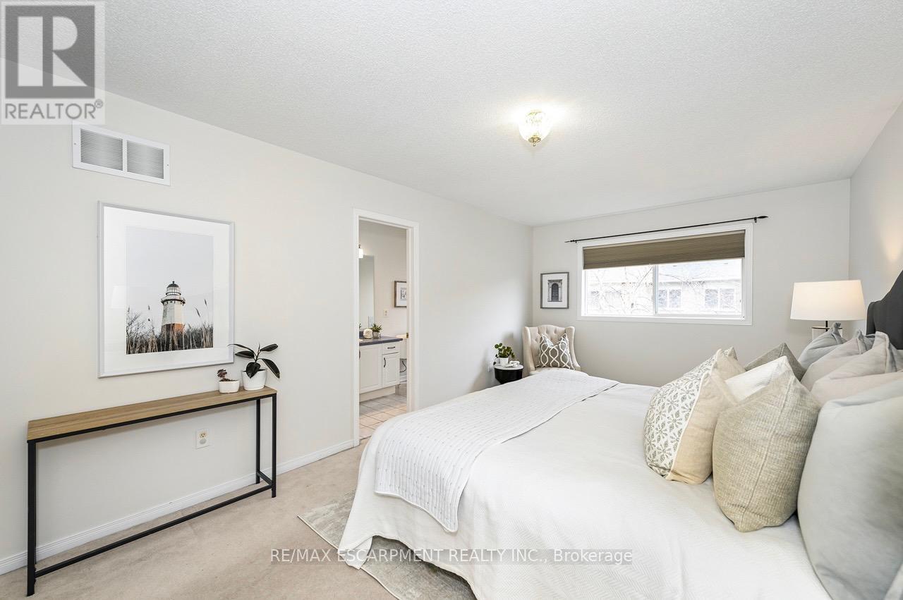 1815 Cobra Crescent, Burlington, Ontario  L7L 7M1 - Photo 21 - W12951956