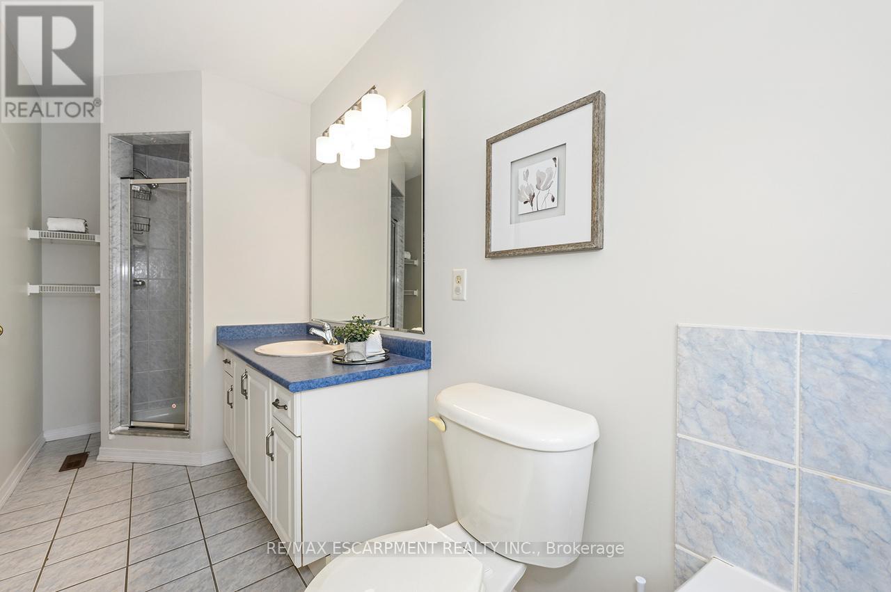 1815 Cobra Crescent, Burlington, Ontario  L7L 7M1 - Photo 23 - W12951956