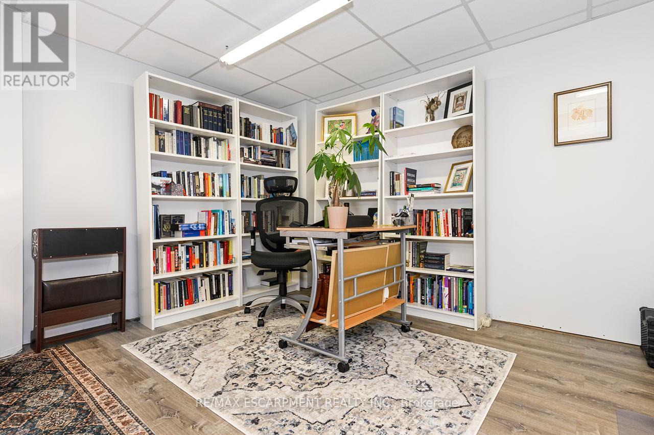 1815 Cobra Crescent, Burlington, Ontario  L7L 7M1 - Photo 32 - W12951956