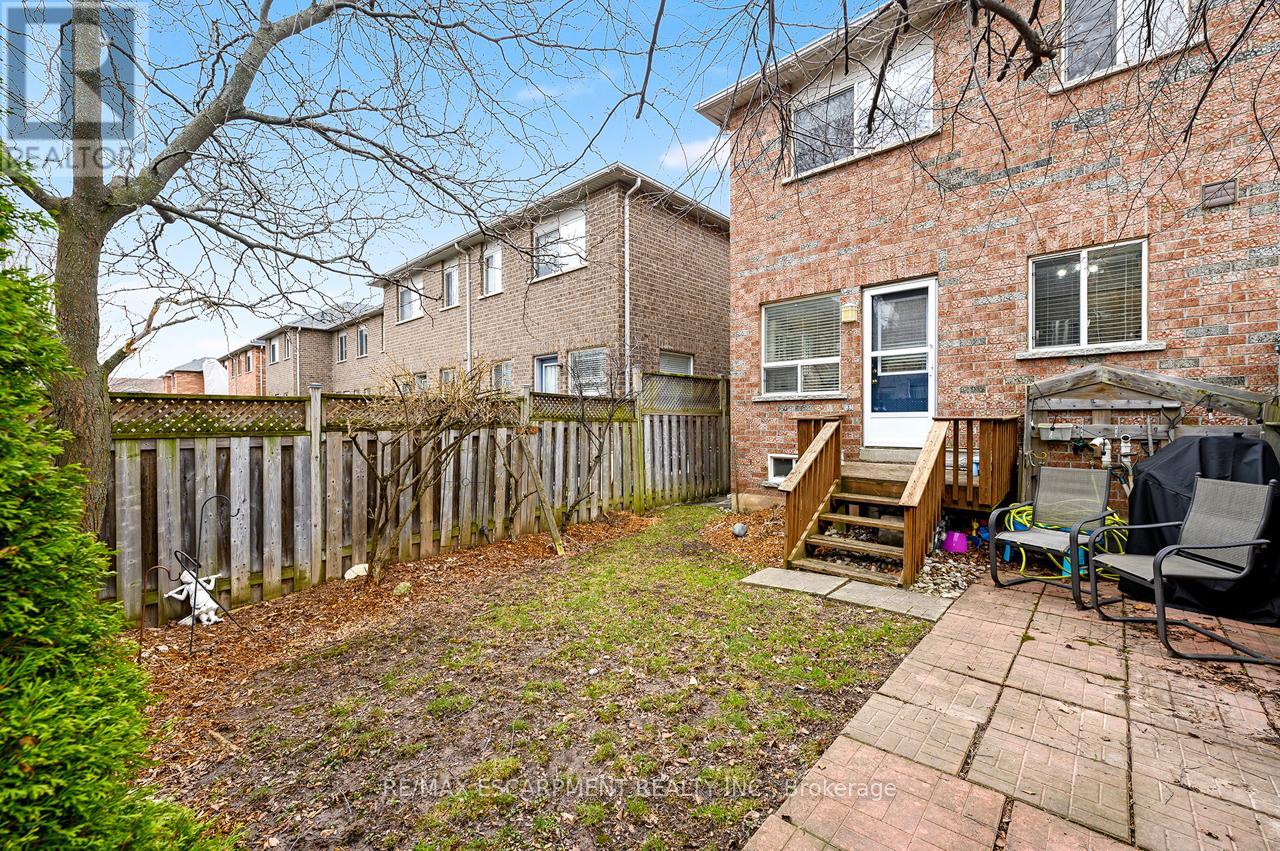 1815 Cobra Crescent, Burlington, Ontario  L7L 7M1 - Photo 36 - W12951956