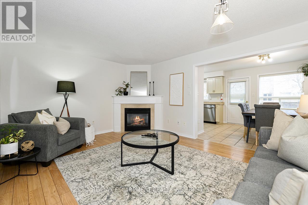 1815 Cobra Crescent, Burlington, Ontario  L7L 7M1 - Photo 8 - W12951956