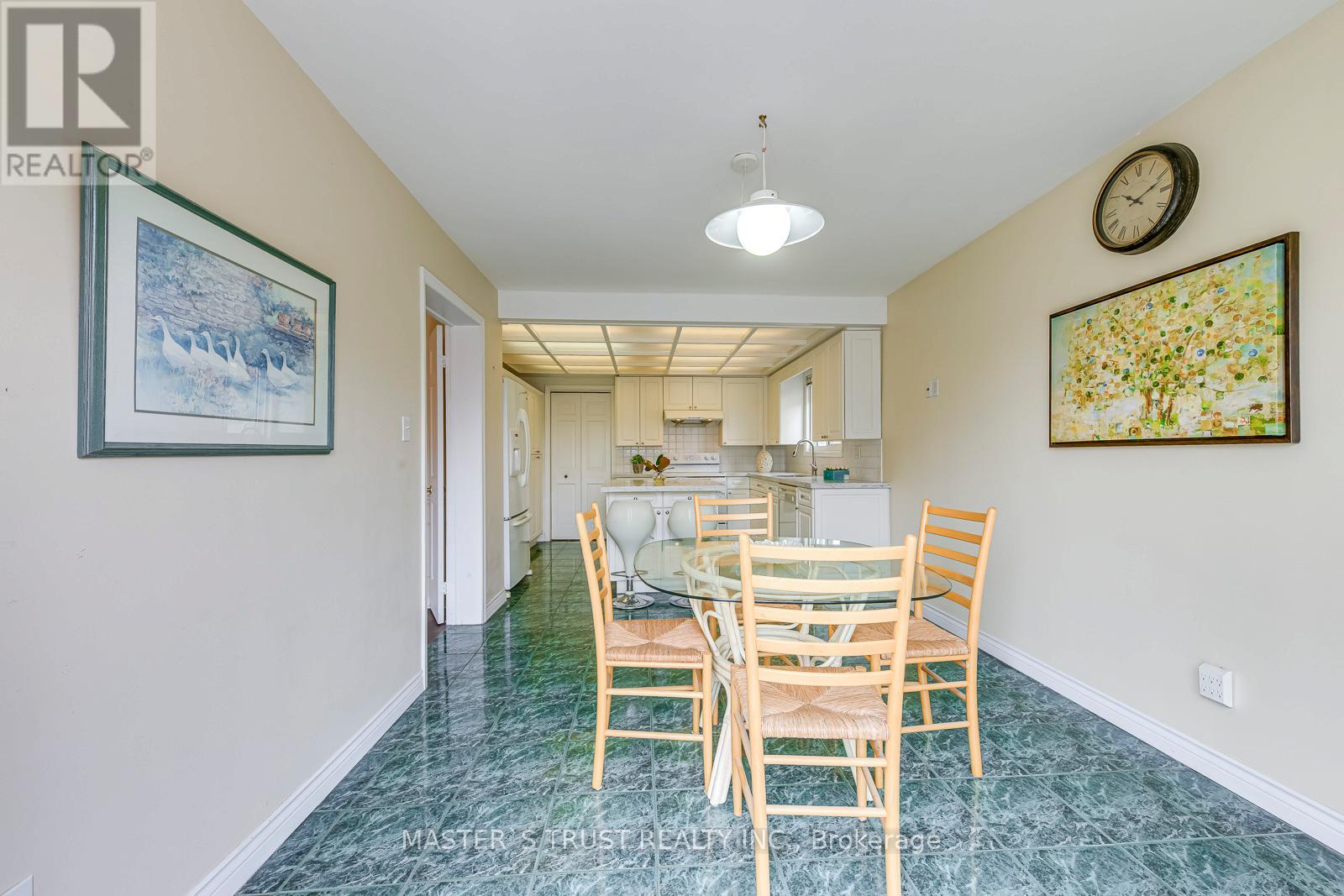 2591 Robin Drive, Mississauga, Ontario  L5K 2G2 - Photo 18 - W12952008