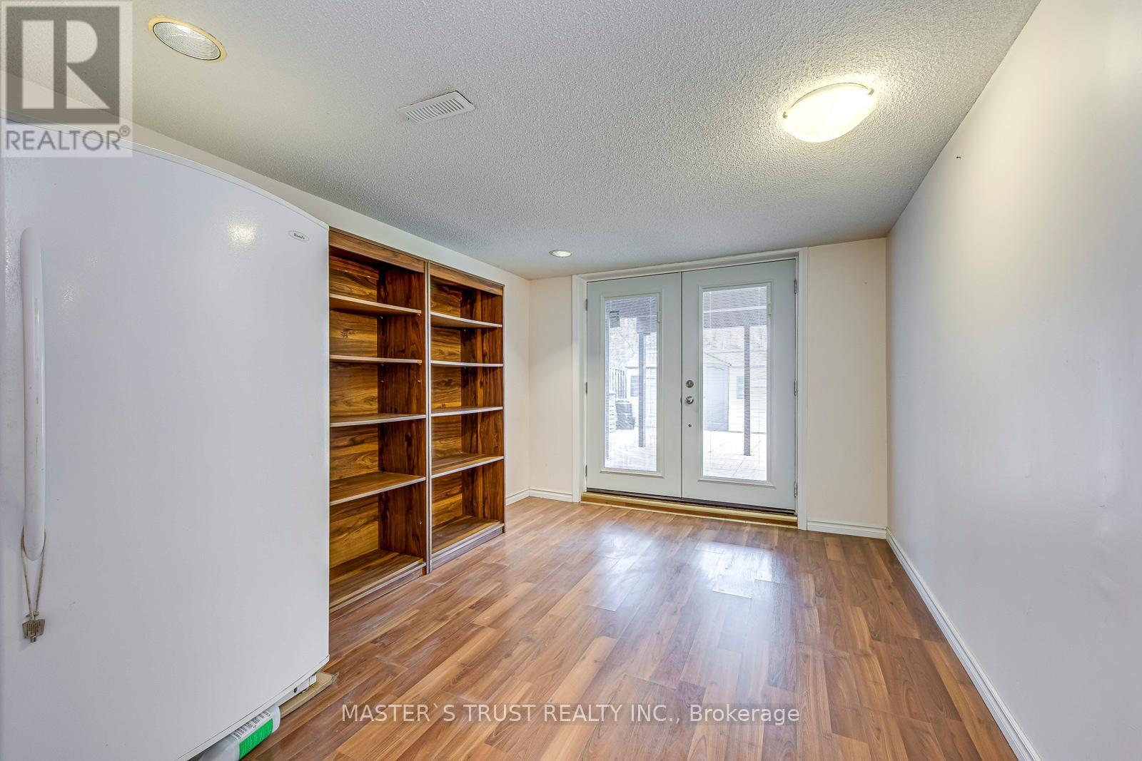 2591 Robin Drive, Mississauga, Ontario  L5K 2G2 - Photo 39 - W12952008