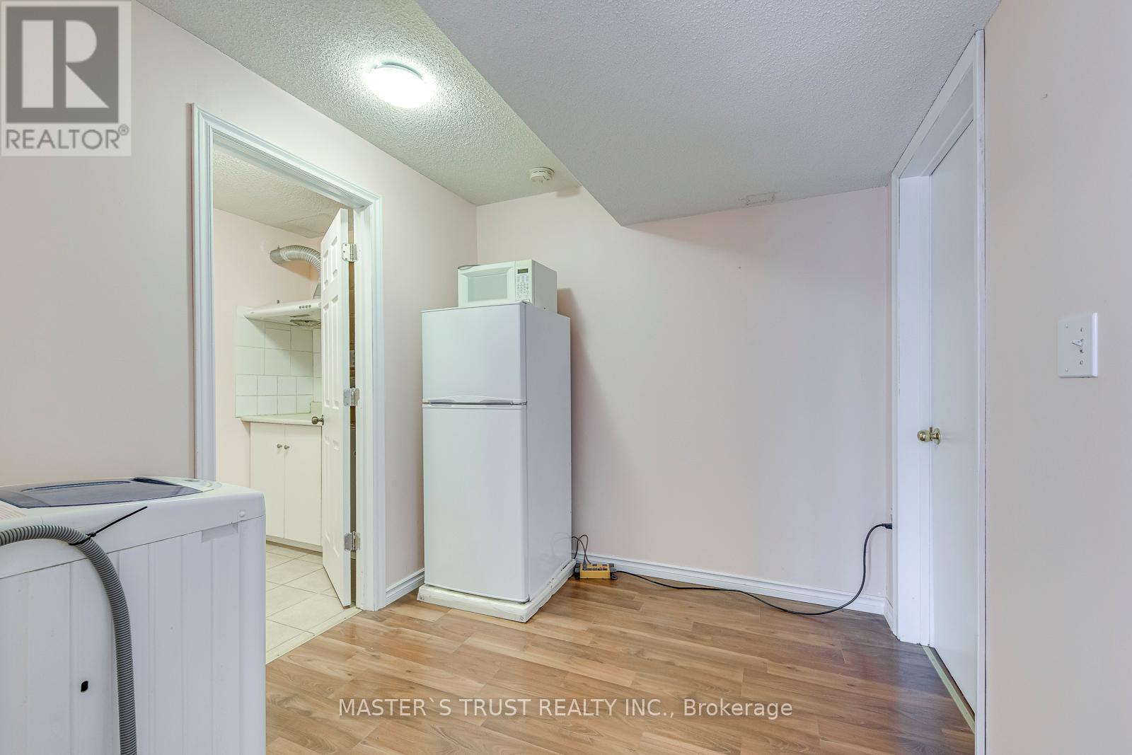 2591 Robin Drive, Mississauga, Ontario  L5K 2G2 - Photo 41 - W12952008