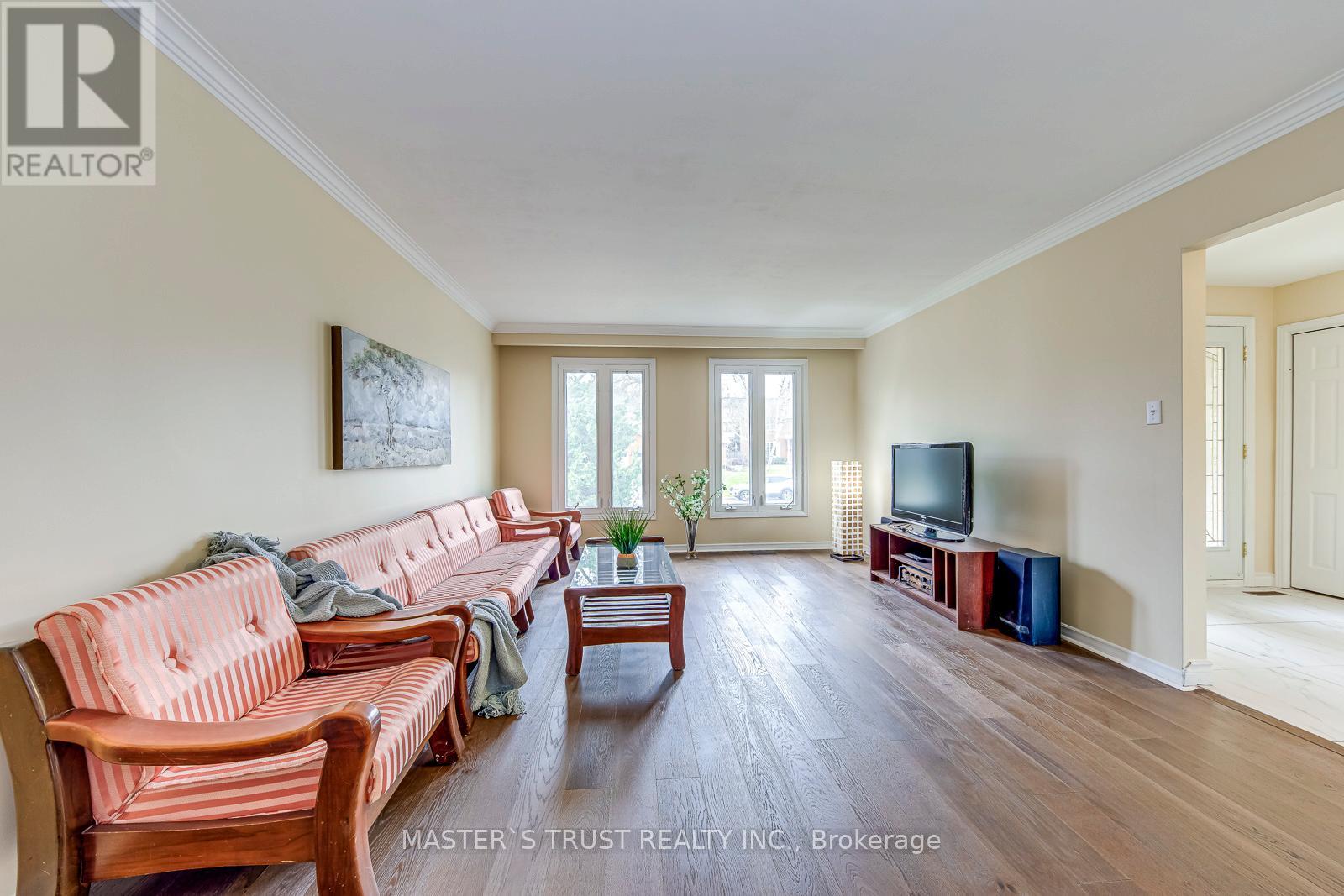 2591 Robin Drive, Mississauga, Ontario  L5K 2G2 - Photo 6 - W12952008